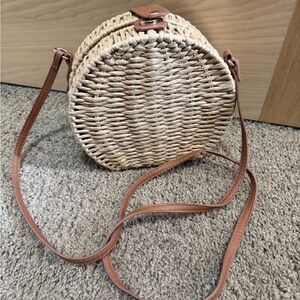 Stylish Tan Woven Crossbody Bag